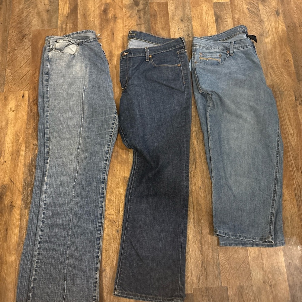 Lot of 3 Women Jeans Sz 18 The Flirt, Faded Glory Capris Carolina Blue